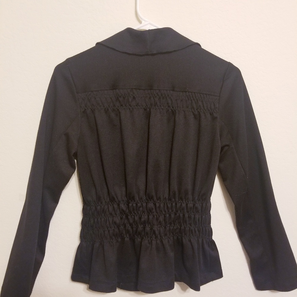 Blazer - Picture 4 of 4